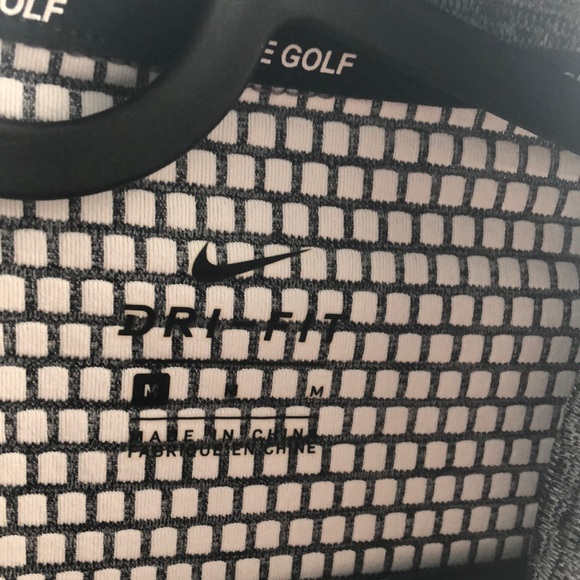 NIKE Dri-fit LIghtweight Full Zip Jacket - Picture 4 of 5